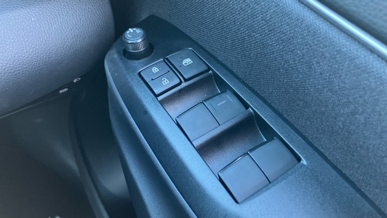 Toyota Yaris 1.5 Hybrid Design 5dr CVT Hybrid Hatchback